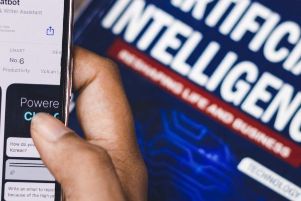 In 2026 the AI field moves faster than ever, so picking the right data science or AI online course can make or break your career plans. This article explains wh...